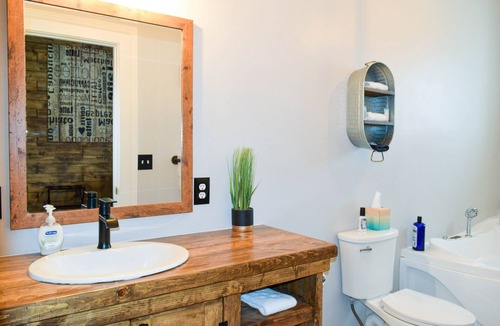 Snowflake Hotel | #12 Honeymoon in a Historic Inn, Coffee Cottage