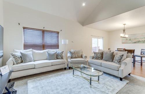 Gateway House | 12 Mi to DIA: Cozy Denver Townhome w/Fireplace!
