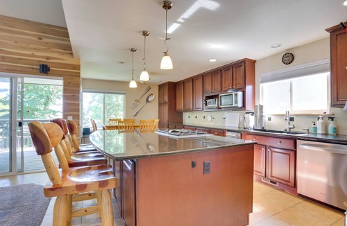 Columbine House | 12 Mi to Dtwn Denver: Littleton Family Home!