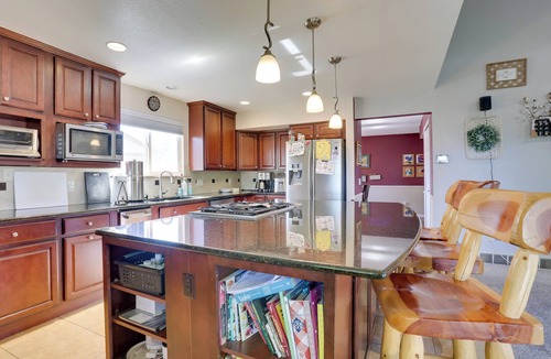Columbine House | 12 Mi to Dtwn Denver: Littleton Family Home!