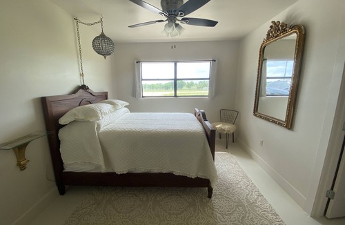 Lorena House | 12 peaceful acres! 8 miles to Baylor