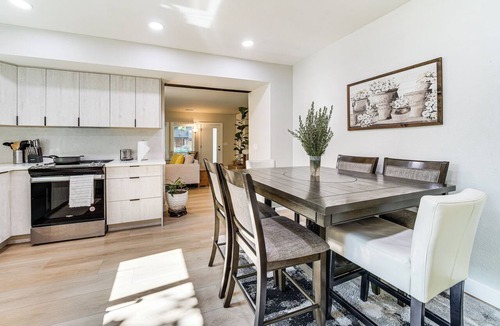 Newcastle Apartment | 13 Mi to Lumen Field & Dtwn Seattle! Cozy Retreat