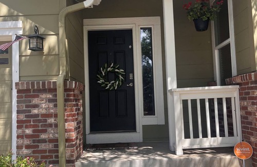 Commerce City Apartment | 14 minutes to Denver airport, hot tub, sleeps 3, near Gaylord Rockies