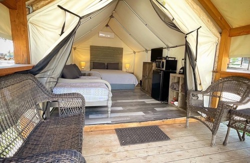 Prairie Lea Cabin | #14 Son's Blue River Camp Glamping Cabin w/1 Queen, 1 Twin