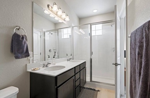 Eiber House | 15 min from Red Rocks - 2 BR/4 Bath Townhome in Lakewood