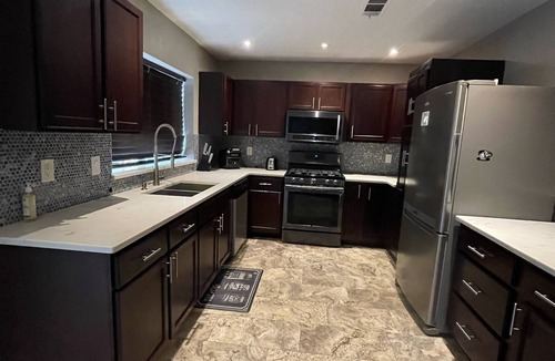 Lancaster House | 15 min to Downtown Dallas! 4BR Family Friendly Home