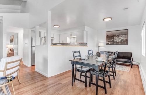 Eiber Apartment | 15 minutes to Red Rocks|Remodeled Apt|King Beds