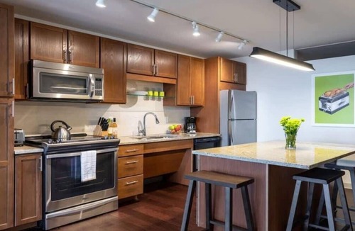 Downtown Dallas Apartment | 16th FL Bold CozySuites w/pool, gym, roof #6