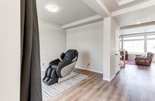 Aurora House | 17 Mi to Downtown Denver: Modern Aurora Home!