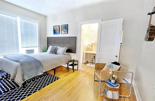 Lower Greenville Apartment | 1920s Urban Charm, Lower-Greenville Ave Area