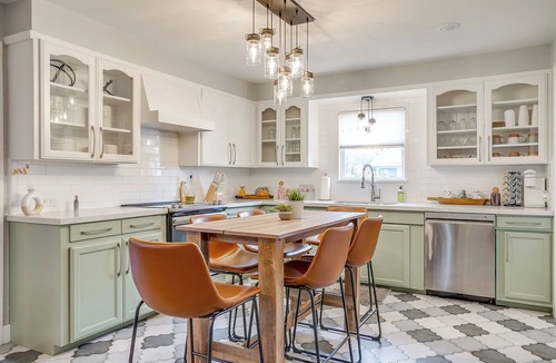Arlington Heights House | 1940s Western Bungalow
