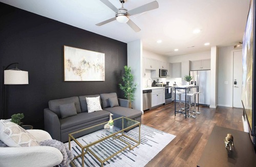 Southtown Apartment | 1BR Haven w/Gym, Parking Near Rvrwalk & Dome