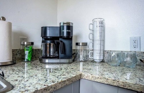 Amarillo House | 1BR Sleeps 4 | DT Amarillo, AI Data Ctr, Hospitals