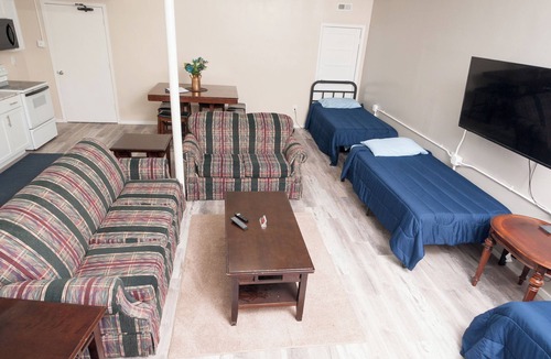 Anchor Bay Harbor Apartment | 2 Bed, 1 Bath, Ground Floor, Sleeps 7, Loft Style Open Concept Apartment