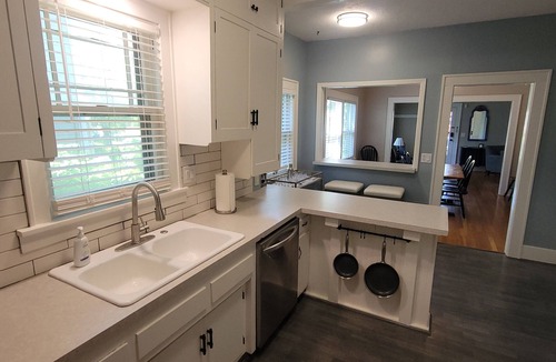 University Place House | 2-bedroom bungalow retreat in charming Lawrence