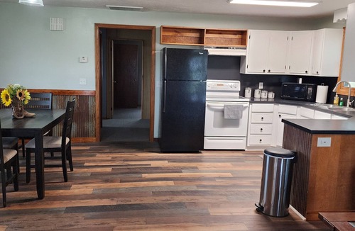 Holmesville Cabin | 2-bedroom country cabin pet friendly and horse boarding