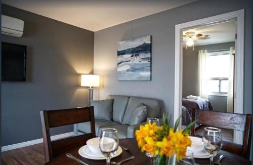 Roseneath House | 2 Bedroom Harbor Front Condo 9L