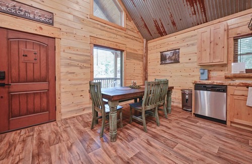 Mena Cabin | 2 bedroom +loft, 3 miles to WPG, ATV Rentals Avail