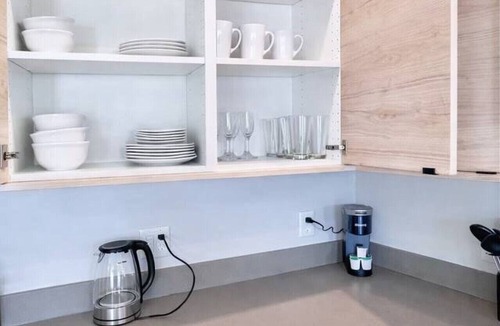 Downtown Des Moines Apartment | 2 Bedroom Pink-themed Apartment in Des Moines