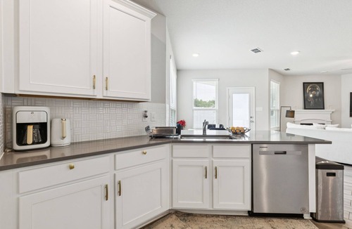 Lincoln Park House | 2 Bedroom Private Stay Option.Cozy Hideaway No Shared Guests