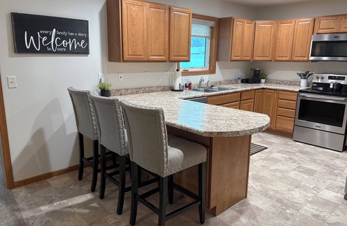 Elk Point House | 2-bedroom townhome in Elk Point with King bed