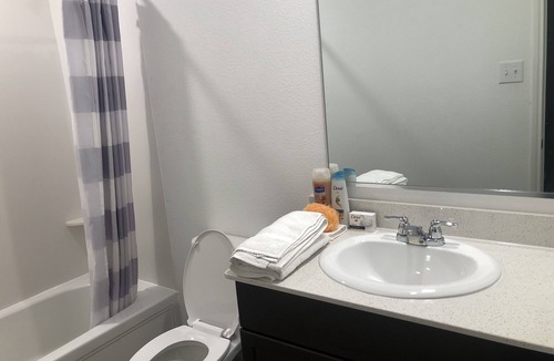 Clear Lake Condo | 2-bedrooms with its own bathroom and kitchen.