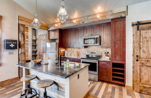 Grand Lake Cabin | 2 Blocks To Grand Lake: Downtown Western Cabin!