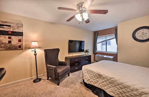 Englewood Apartment | 2 Blocks to Light Rail: Denver Unit w/Kitchenette