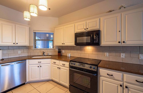 Boerne Condo | 2 BR 2 BTH Tapatio Springs Golf Resort Condominium for Rent!