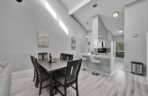 April Sound Condo | 2 BR Lake Conroe Condo | Peaceful Porch | Gated Community | Near Waterpoint Marina