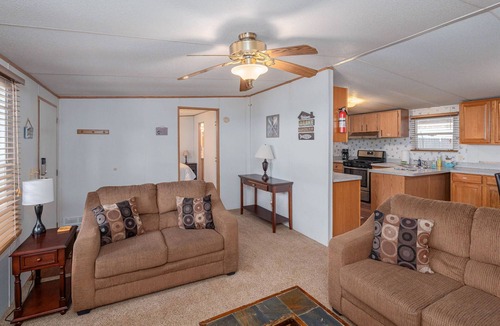 Gordonville House | 2 Cabins, 1 Price! Swim & Fish Nearby! Dogs OK