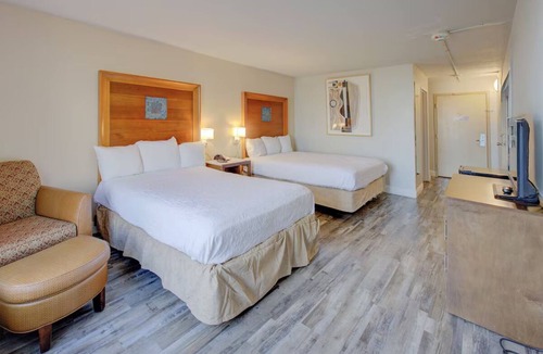 Duncanville Hotel | 2 Comfortable Rooms Perfect for Family & Group Stays in Dallas, Free Parking