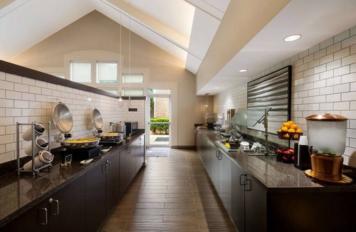 Richardson Hotel | 2 Contemporary Units within walking distance to Galatyn Woodland Preserve! Pool!