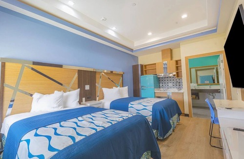 George Bush Park/Eldridge Hotel | 2 Convenient Rooms with Kitchenette Near Bush School – Just 2.55 Miles Away
