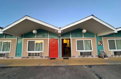 Benton Apartment | 2 Full Beds | Smoking
