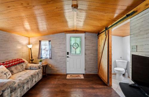 Hico House | 2 Hico Glamping Farm Animals Campfire near Glen Rose by Vacation Your Way