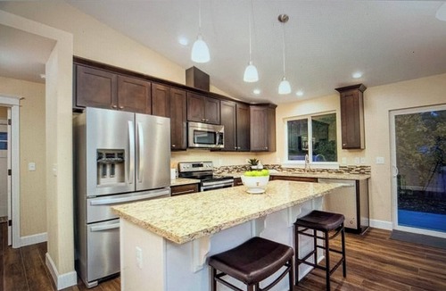 Puyallup House | 2 Homes Available! Newer 3 bedroom & 2 bath Rambler & Tiny Home in backyard