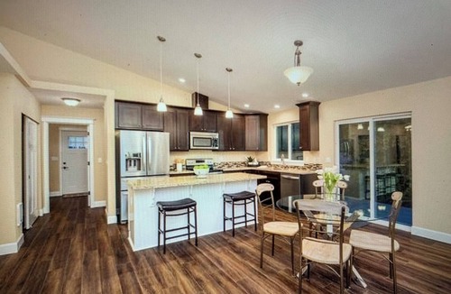Puyallup House | 2 Homes Available! Newer 3 bedroom & 2 bath Rambler & Tiny Home in backyard