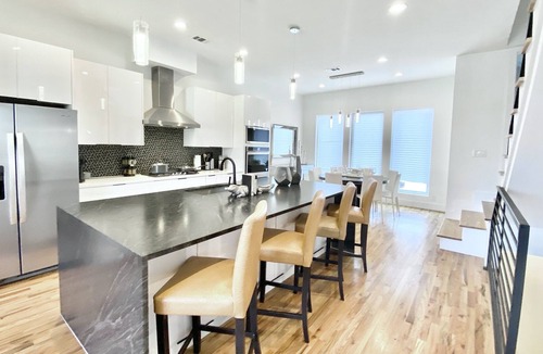 Cityplace House | 2 Homes Side-By-Side - 6 Bedrooms, 8 bathrooms, 8 Car Parking - Sleeps 22