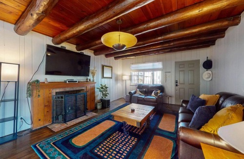 Raynolds Addition Apartment | 2 King Bds/2bath Near Downtown