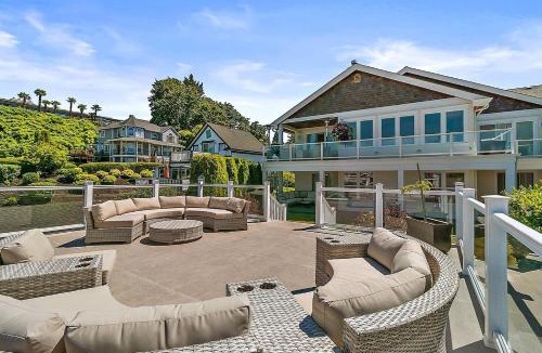Old Town House | 2 King Suites in Old Town, Bay Views, PatioGarage