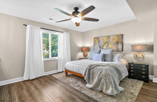 Old Town House | 2 King Suites in Old Town, Bay Views, PatioGarage
