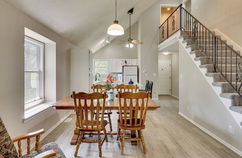 Waldron House | 2-Level Townhome w/Patio 4 Mi to Kansas Speedway!