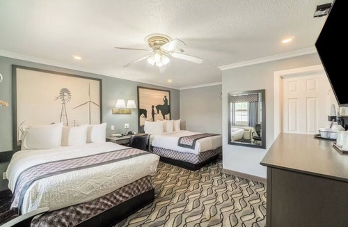 Ira Hotel | 2 Lodgings Available | Beside Buffalo Creek Trails Adventure | 2 Queen Beds