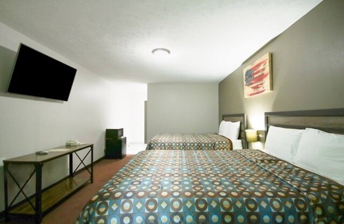 Glenwood Hotel | 2 Lodgings of Family Room near Town Square & West Oak Forest | Free Parking