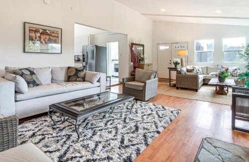 Coos Bay House | 2 Mi to Downtown Coos Bay: Home w/Deck, Fire Pits