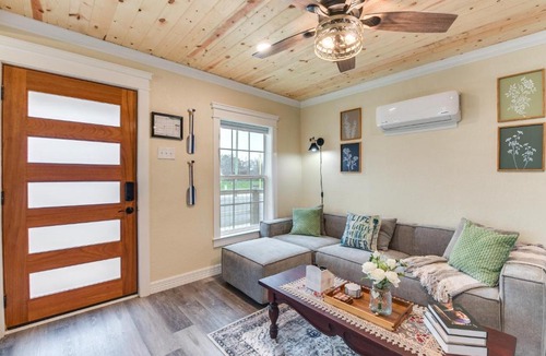 East Riverside Apartment | 2 Mi to Dtwn: Chic Waco Studio w/Fire Pit!