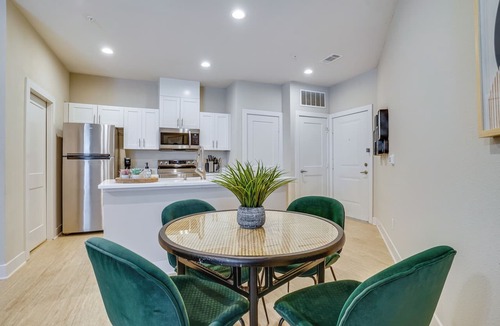 Crowley Apartment | 2 Mi to Dtwn Crowley! Modern Escape w/Pool Access
