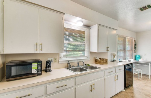 Lawton House | 2 Mi to Ft Sill: Home w/Fenced Yard, Near Walmart