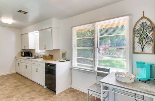 Lawton House | 2 Mi to Ft Sill: Home w/Fenced Yard, Near Walmart